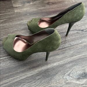 Steve Madden Olive Green Suede Peep Toe Heels